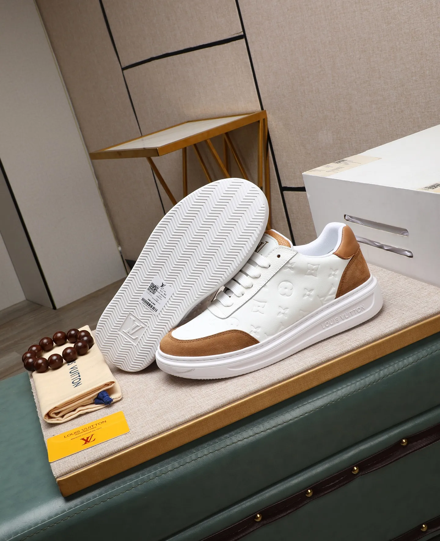 Men's shoes 💰540 📛📛【LOUIS VUITTON】Louis Vuitton new product👟Milan fashion catwalk style🇰🇾🇰🇾LV family logo, celebrity style, a must-have for fashionistas⚠️Classic presbyopia flower➕Water-dyed cow lining➕Special outsole👞Number 38-44 (45 46 custom-made)